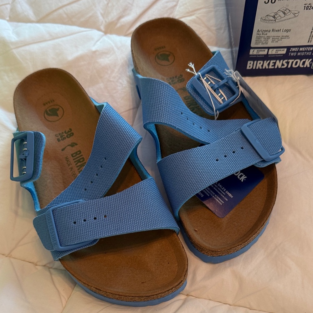 Birkenstock Arizona Rivet Logo Sandals in Sky Blue never worn - Picture 2 of 7